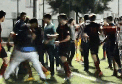 Maç bitti, saha karıştı