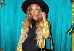 Beyonce'nin akşam yemeği stili!