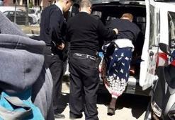 Kadın kıyafetiyle sokağa çıkan şahıs polisi alarma geçirdi