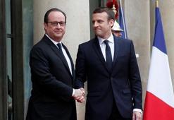 Macron görevi Hollande'dan devraldı