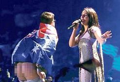 Eurovision’da çıplak adam şoku!
