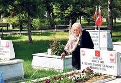 O evlatları büyüten ellerinizden öperiz