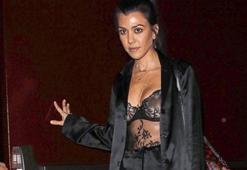 Kourtney Kardashian'dan çok cesur Anneler Günü paylaşımı!