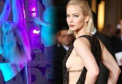 Jennifer Lawrence'ın direk dansı olay oldu!