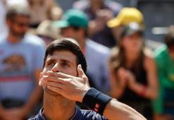 Djokovic yarı finale yükseldi