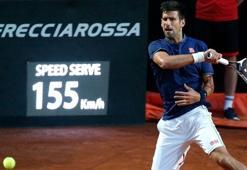 Djokovic finale yükseldi