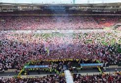 Stuttgart ve Hannover, Bundesliga'ya yükseldi