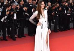 Cannes'da Fahriye Evcen'in yüzüne bakmadılar!