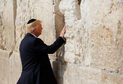 Trump, Ağlama Duvarı'nı ziyaret eden ilk ABD başkanı oldu!