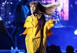 Manchester'daki konserinde bombalar patlayan Ariana Grande'den açıklama!