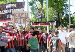 Yönetim protesto edidi