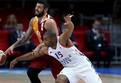 Anadolu Efes yarı finalde!