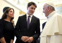 Trudeau, Papa'dan resmi özür talep etti!