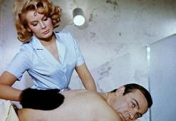 ‘Bond kızı’ Molly Peters hayatını kaybetti!