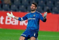 Fenerbahçe'de ilk imza Volkan Demirel'le