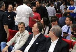 Abdi İpekçi'de Fikret Orman'a tepki gösterdiler!