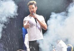 Murat Boz, TBS mezuniyet gecesinde