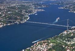İstanbul Boğazı gemi geçişlerine açıldı