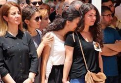 Aybüke öğretmen gözyaşlarıyla uğurlandı
