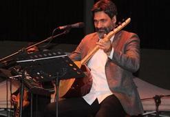 Uğur Işılak’tan bağlama resitali