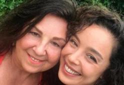Azra Akın’dan anne selfiesi!