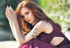 Ayrılık şarkısı yazdı