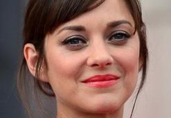 Beren Saat'e Marion Cotillard şoku!