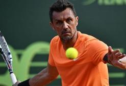 Maldini, teniste ilk turu geçemedi