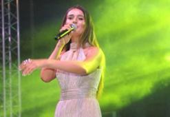 Elif Buse Doğan sahnede bayıldı