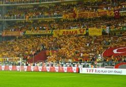 Göztepe taraftarı akrostiş şiirle transfer istedi