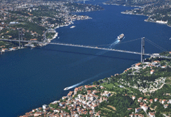 İstanbul Boğazı gemi geçişlerine kapatıldı