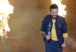 Tarkan sahneye yerin altından çıktı