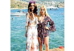 Baş mankenlik yaptı