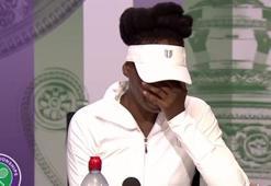 Basın toplantısında gözyaşlarına boğuldu