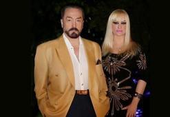 Adnan Oktar'ın kediciğinin üstsüz pozu sosyal medyayı salladı