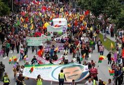 PKK paçavralarıyla sokağa çıktılar!