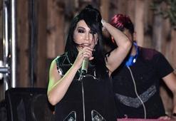 Hande Yener: Artık ben de mi evlensem?