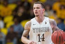 Anadolu Efes, Josh Adams'ı bitirdi