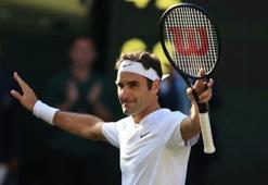 Federer zorlanmadan yarı finale yükseldi