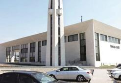 Akıncı’ya dönüp sela okudu