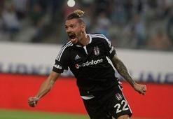 Ersan Adem Gülüm Adelaide United'ta