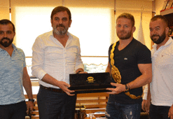 Başpehlivan Balaban, davul zurnayla karşılandı
