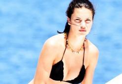 Adriana Lima'ın aşkı kısa mı sürdü?