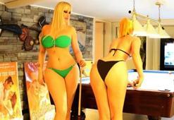 Adnan Oktar'ın kediciği bikinili poz verip rest çekti