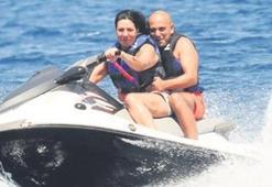 Işın Karaca'dan jet-ski şov!
