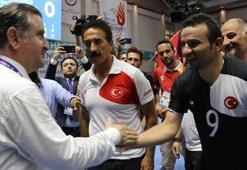 Sahadan çekilen takımı Bakan Bak ikna etti