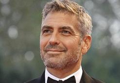 Dünyanın en yakışıklısı George Clooney