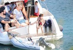 Aleyna Tilki Emrah Karaduman ile Çeşme'de görüntülendi