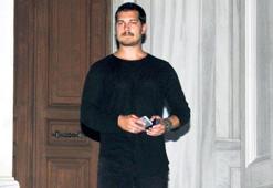 Çağatay’dan bıyık imajı