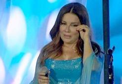Deniz Seki, sahnede ağladı!